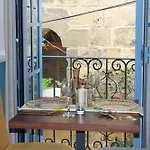 מלון דירות Iz-zebbuga Boutique 3*