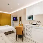 Iz-zebbuga Boutique מלון דירות 3*
