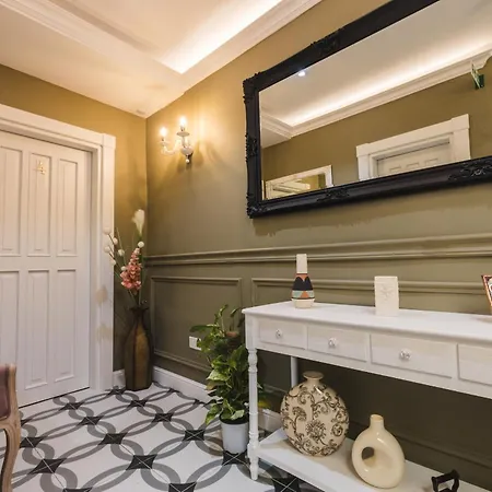 Iz-zebbuga Boutique شقة فندقية