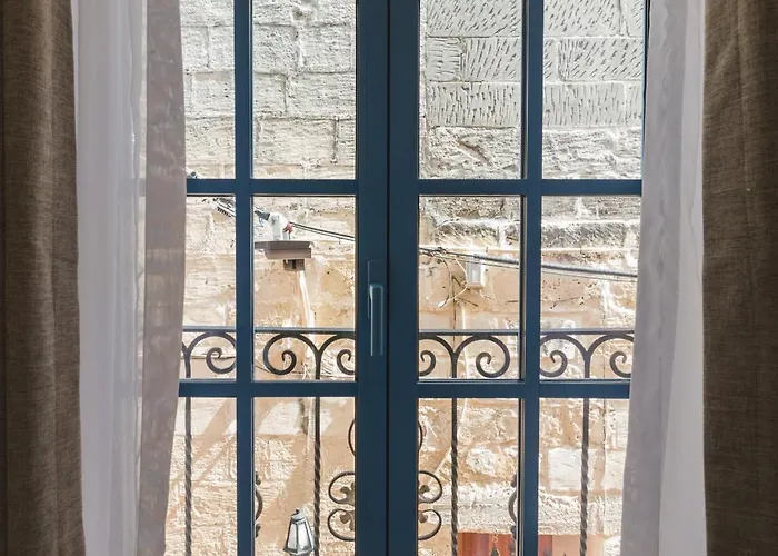 Iz-zebbuga Boutique Żebbuġ